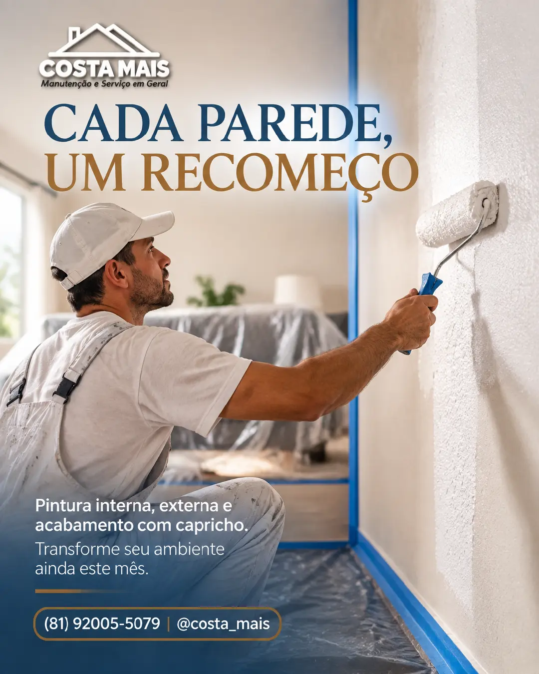 Profissional Costa Mais pintando parede com rolo em ambiente residencial